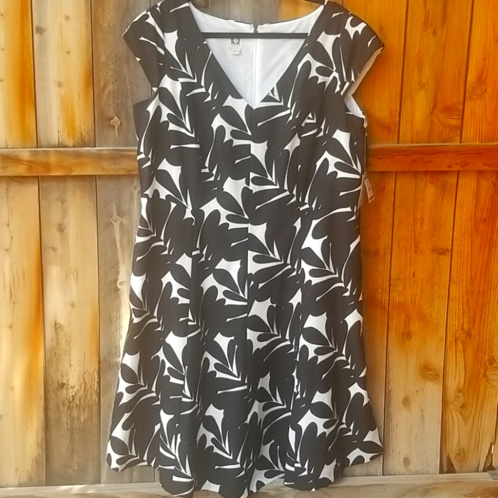 ANNE KLEIN Dress. NWT.